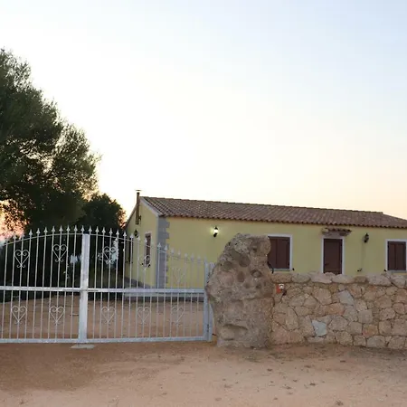 Casa Luna Holiday home Golfo Aranci